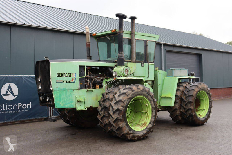 Zemědělský traktor  Bearcat PT225