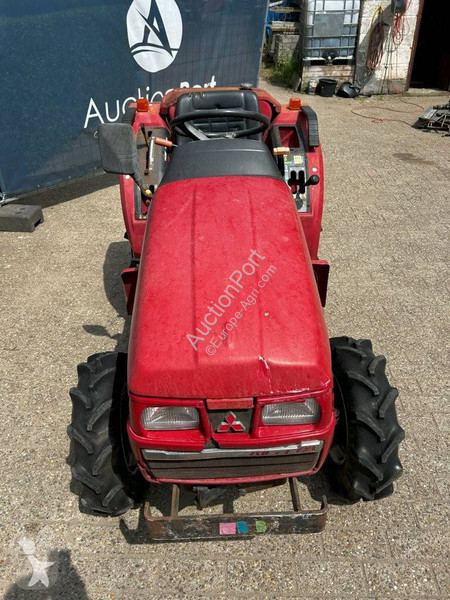 Tracteur agricole Mitsubishi MT165
