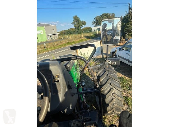 Zemědělský traktor Valtra 800