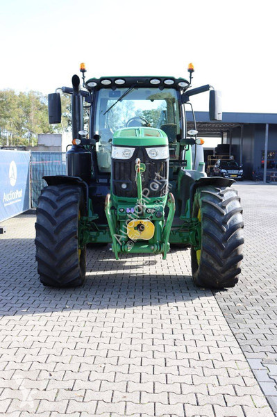 Zemědělský traktor John Deere 6195R