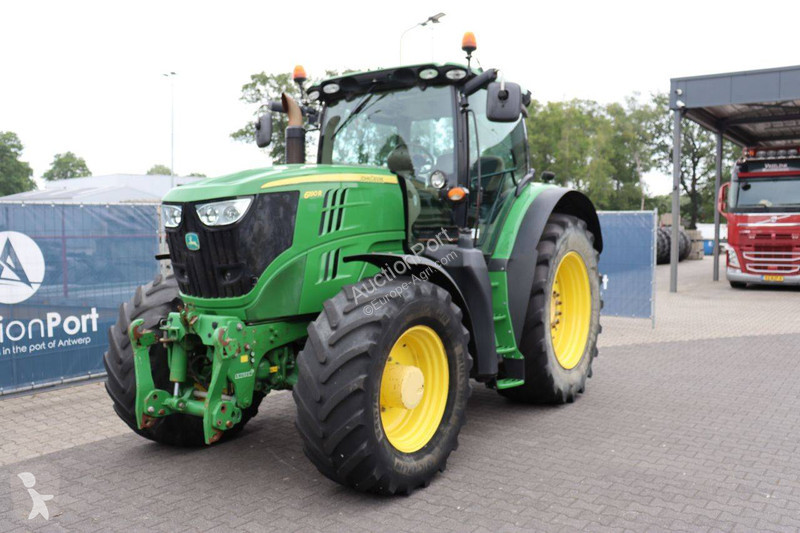 Zemědělský traktor John Deere 6190R