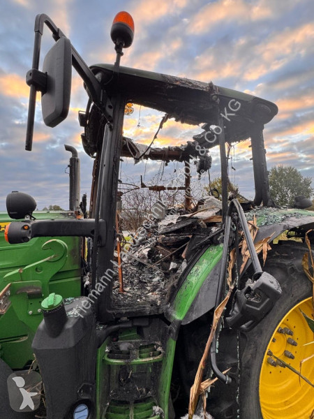 Tractor John Deere 6130R BRANDSCHADEN zur...