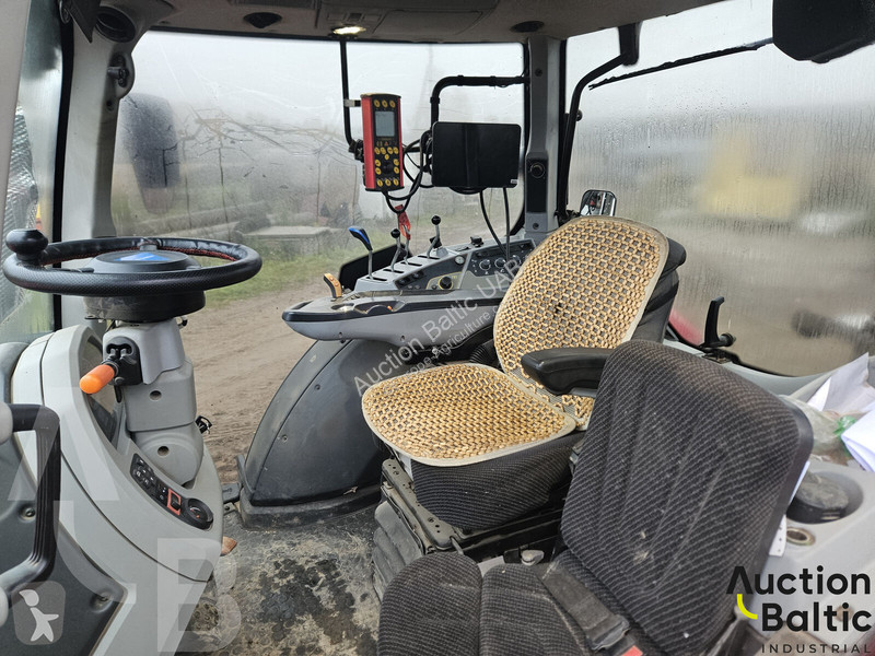 Tractor Valtra T 174 E