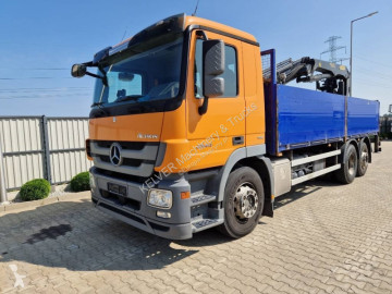 Camion plateau ridelles Mercedes