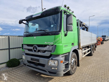 Camión plataforma caja abierta Mercedes