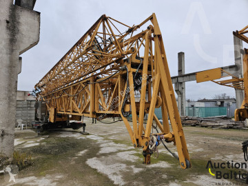 Grue à tour Liebherr