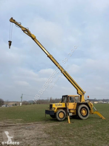 Grue sur chenilles