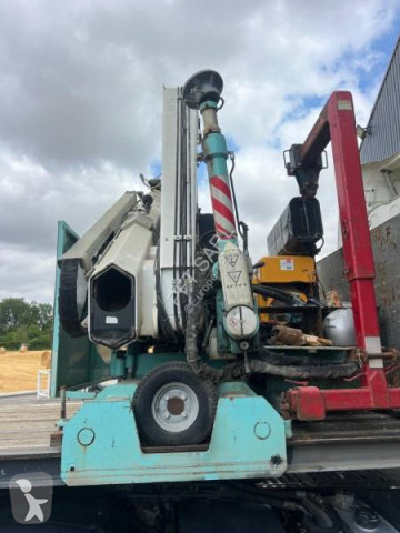 Grue auxiliaire Fassi
