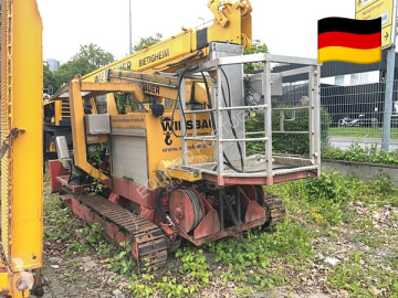Grua com lagartas