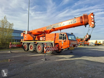 Tadano mobile crane