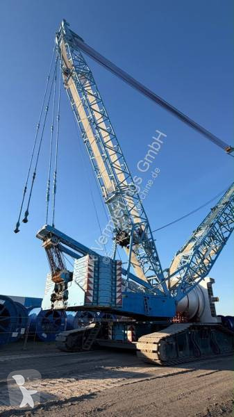 Grua com lagartas Liebherr