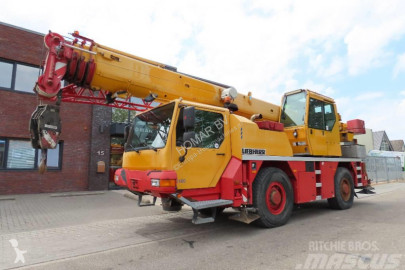 Grúa Liebherr