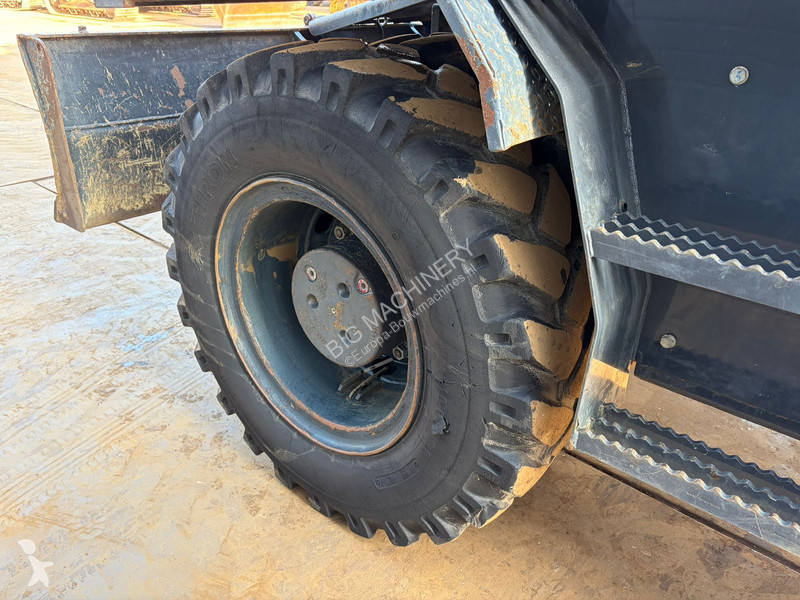 جرافة Komatsu PW148-10