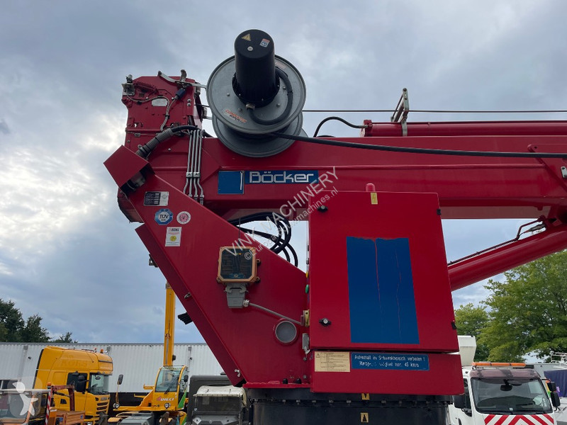 Grua Böcker AK 35/3000 SPS