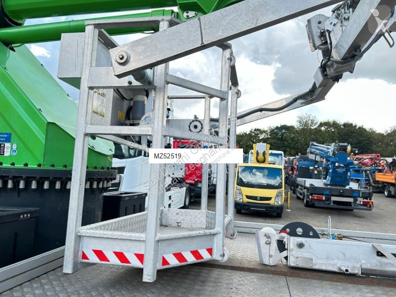 Grue MAN 7.180 mit Böcker Dachdeckerkran bis 37...