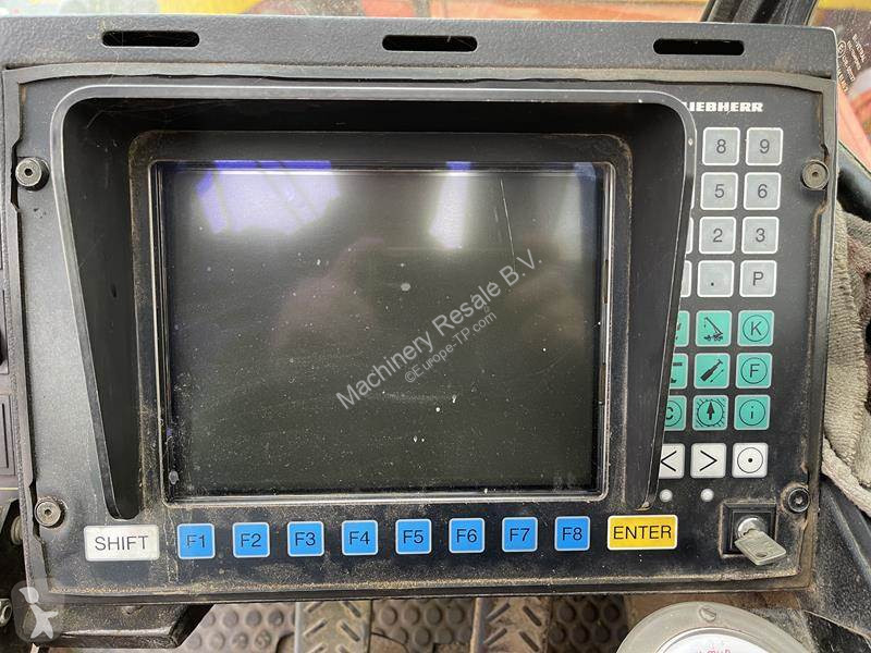 Macara Liebherr 1050 / 1