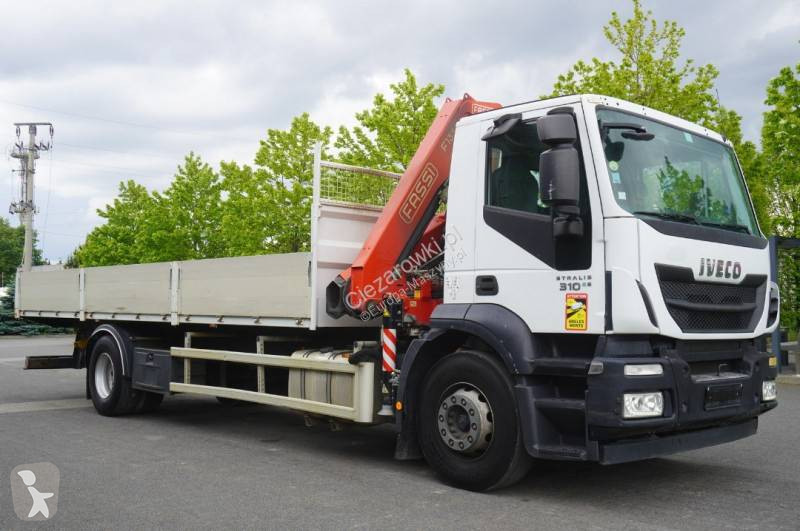Grúa Iveco STRALIS 19.310 E6 / Flatbed 19 EPAL...