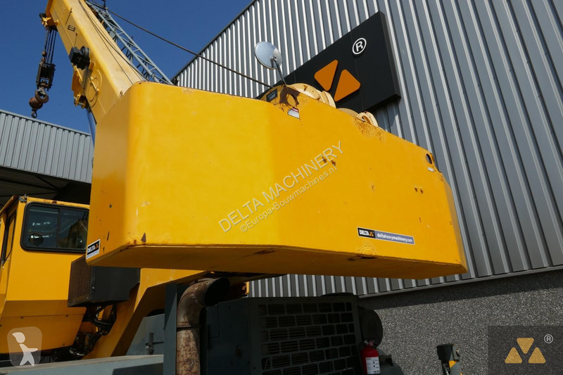 Grua Grove RT700E
