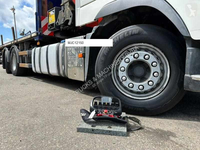Kamion Volvo FH 500 6X2 + CRANE PALFINGER...