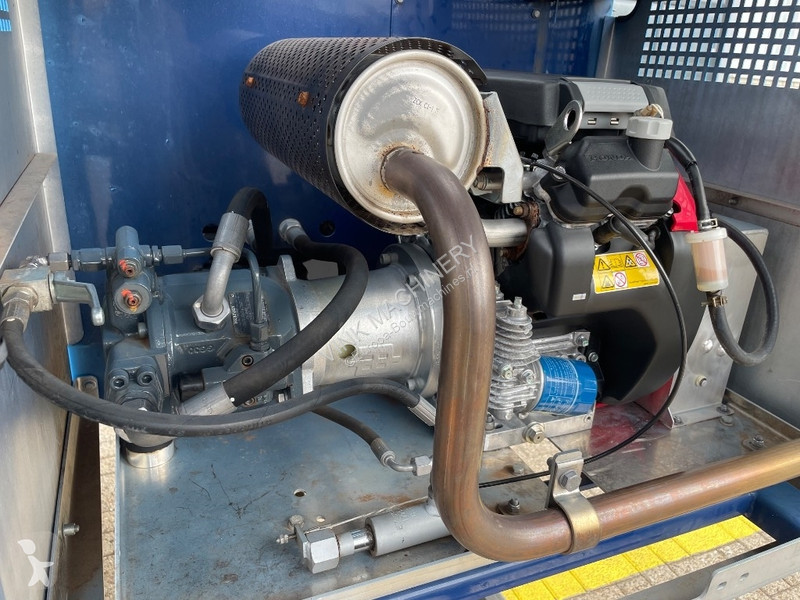 Grua Böcker AHK 30/1500