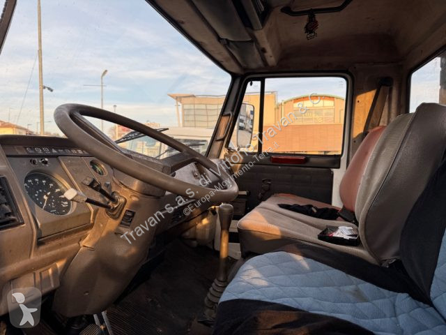 Camion Iveco 79.14 CON GRU FASSI