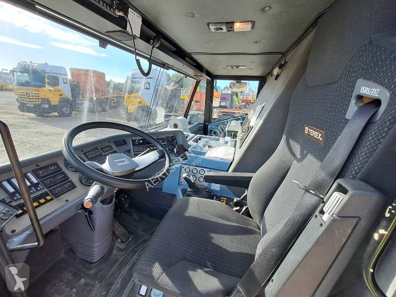 Grua Terex Demag AC700