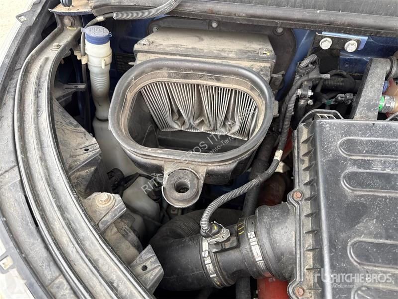 Kran Iveco HC Industrie HC33A3 700 kg on  Iveco...