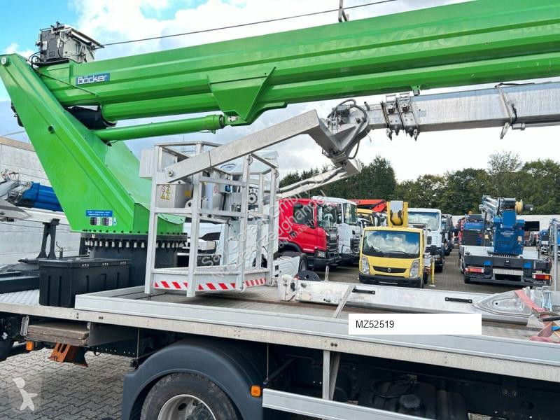 Grue MAN 7.180 mit Böcker Dachdeckerkran bis 37...