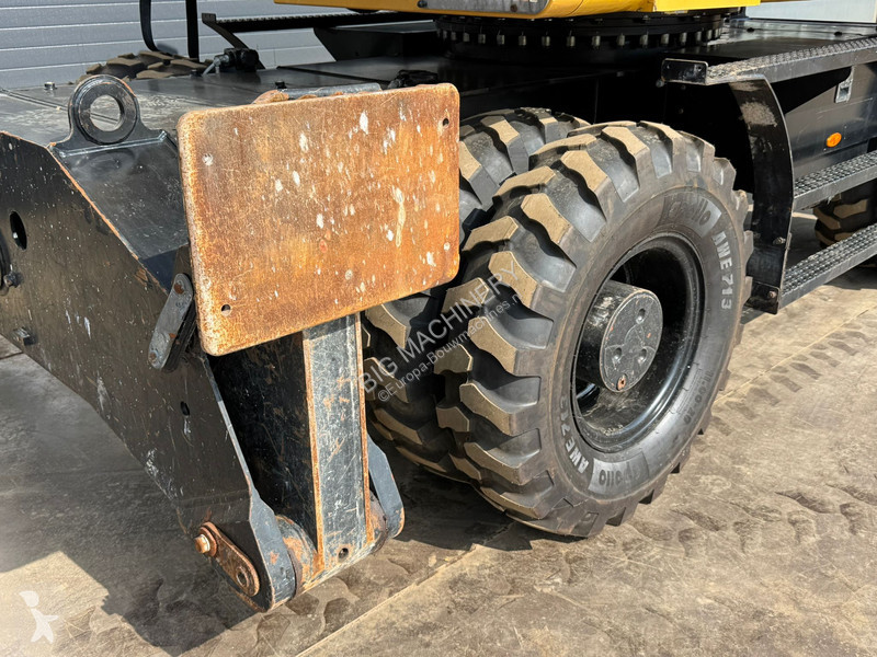 Kran Caterpillar MH3024