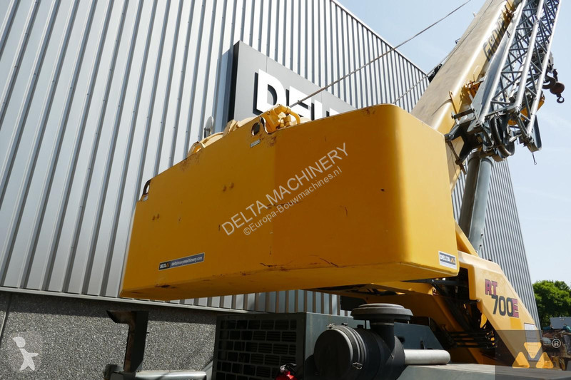 Grua Grove RT700E