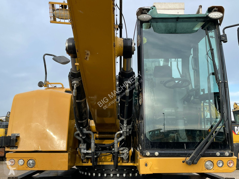 Jeřáb Caterpillar MH3024