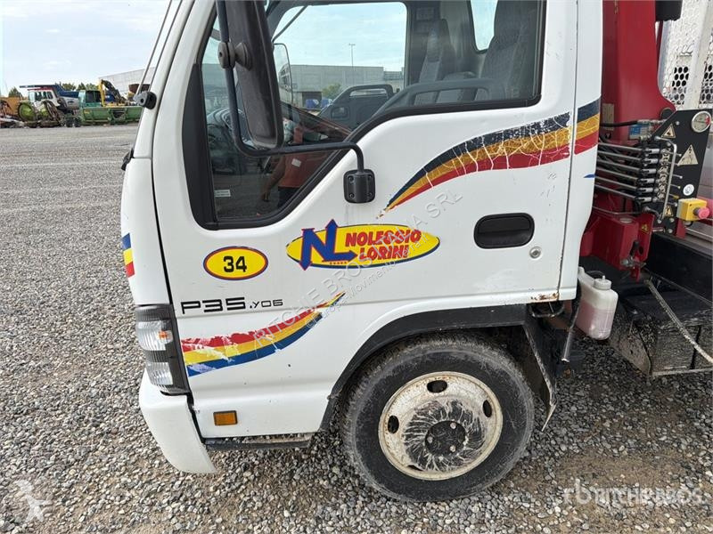 Dźwigi Isuzu 340K2 995 kg on Isuzu NPR77...