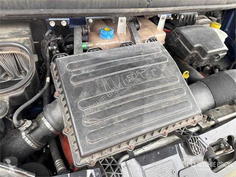 Kran Iveco HC Industrie HC33A3 700 kg on  Iveco...
