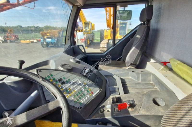 Grue Liebherr 1055/1 mobile crane