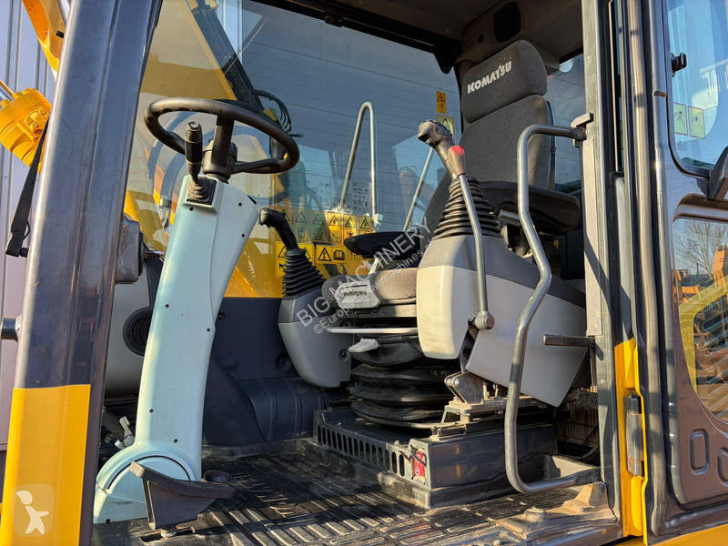 جرافة Komatsu PW148-10