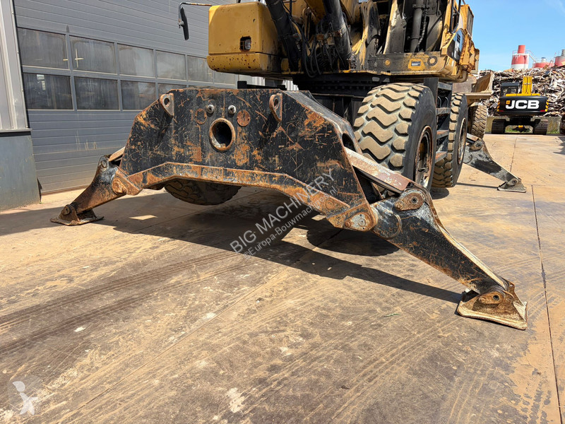 Jeřáb Caterpillar M325DMH