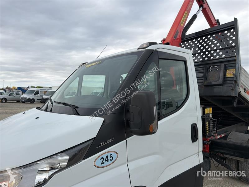 رافعة Iveco Palfinger PK3400 990 kg on  Iveco...