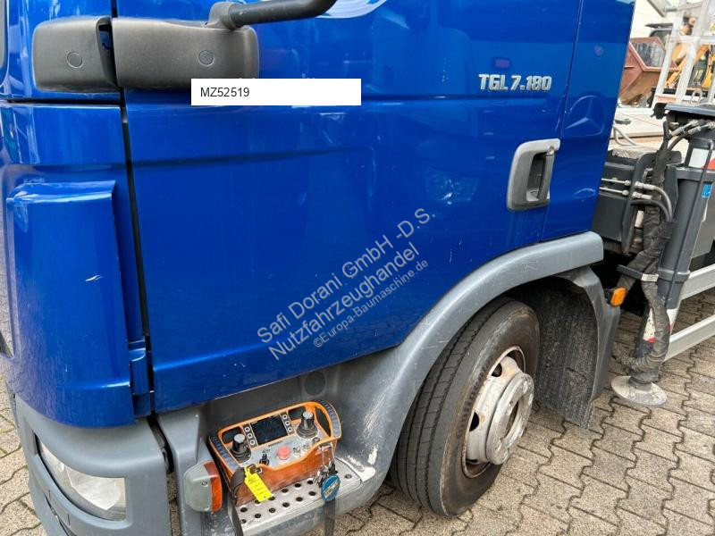 Grue MAN 7.180 mit Böcker Dachdeckerkran bis 37...