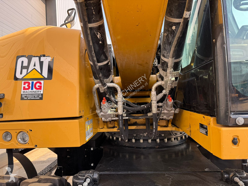 Kran Caterpillar MH3024