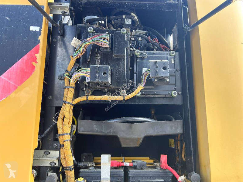 Gru Caterpillar MH 3022    2015    CE