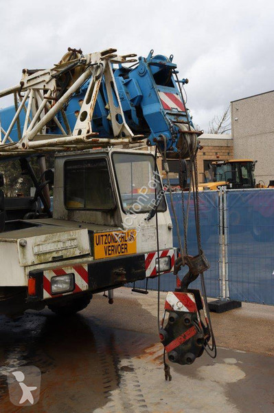 Macara Liebherr 1025