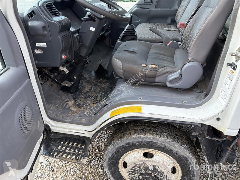 Dźwigi Isuzu 340K2 995 kg on Isuzu NPR77...