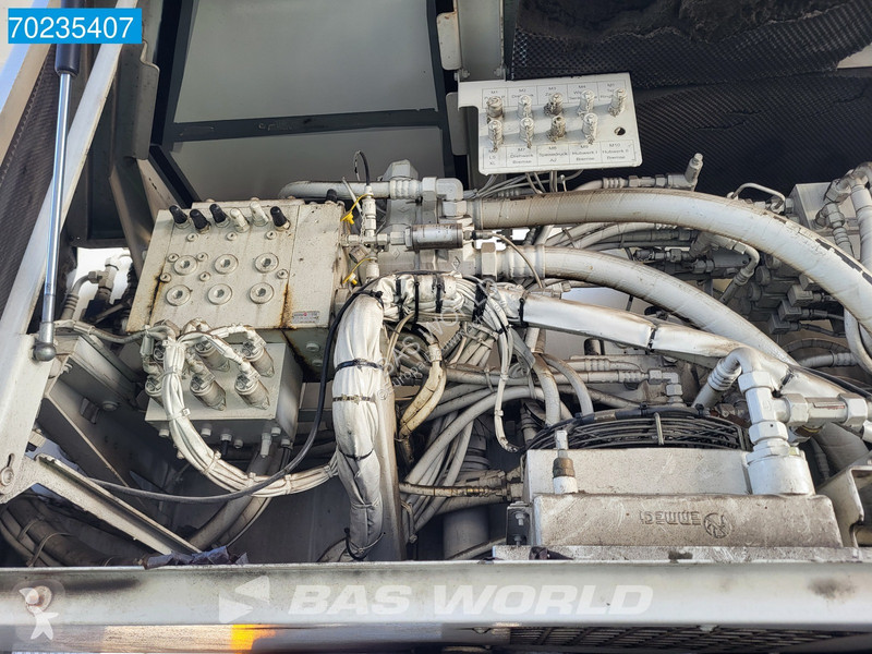 Macara Liebherr 1055-1 FROM FIRST OWNER