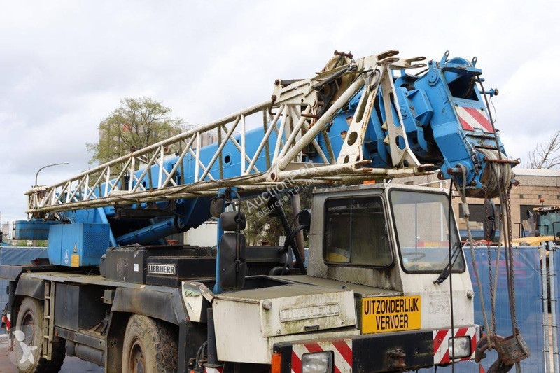 Macara Liebherr 1025