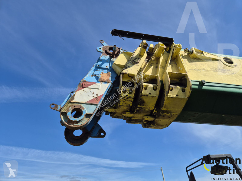 رافعة Liebherr 1025