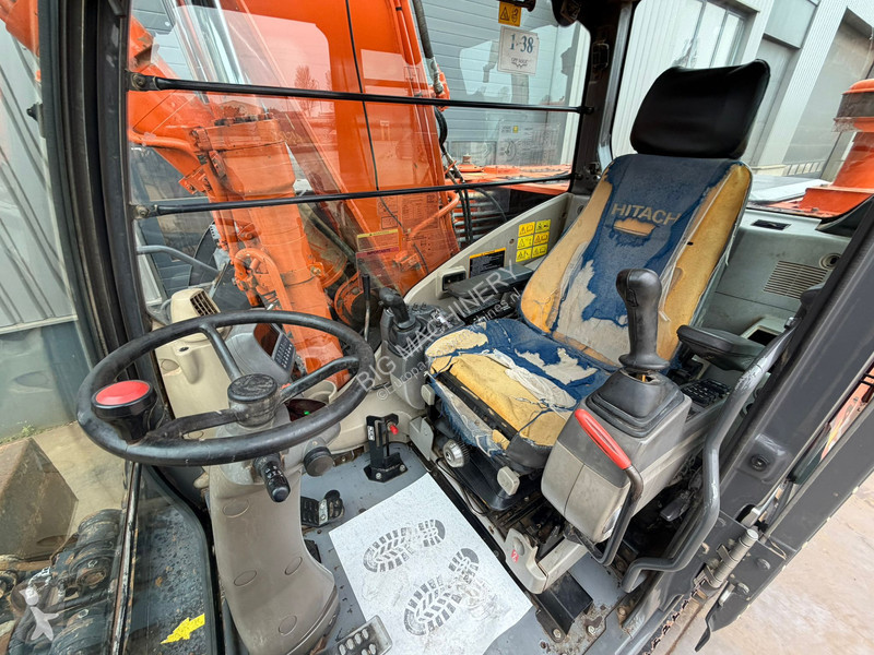 Rýpadlo Hitachi