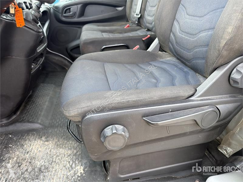 رافعة Iveco Palfinger PK3400 990 kg on  Iveco...