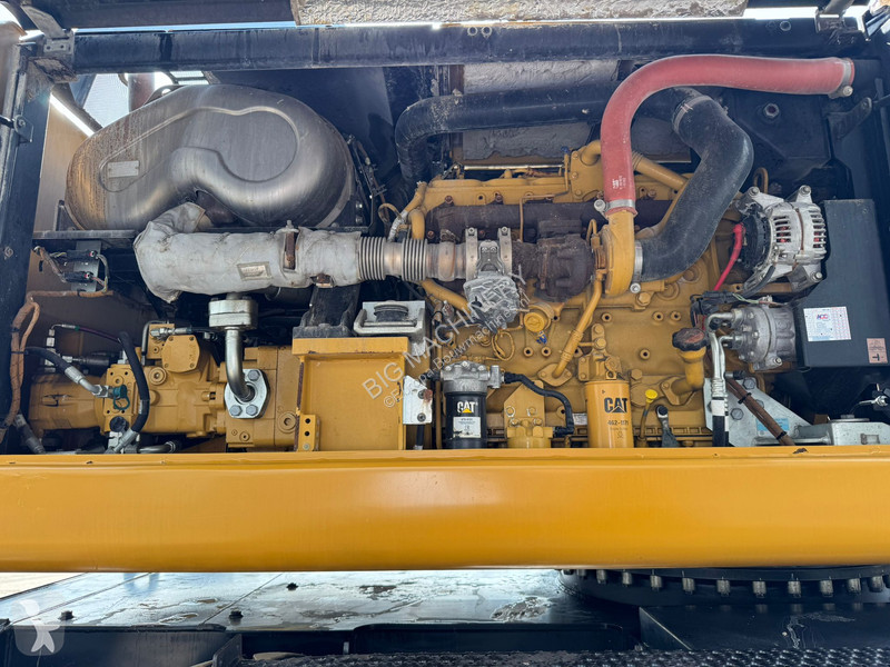 Kran Caterpillar MH3024