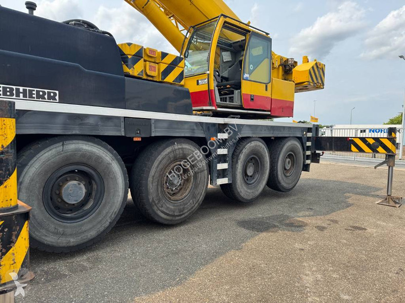Grua Liebherr 1070-4.1 ( WHIT JIB )