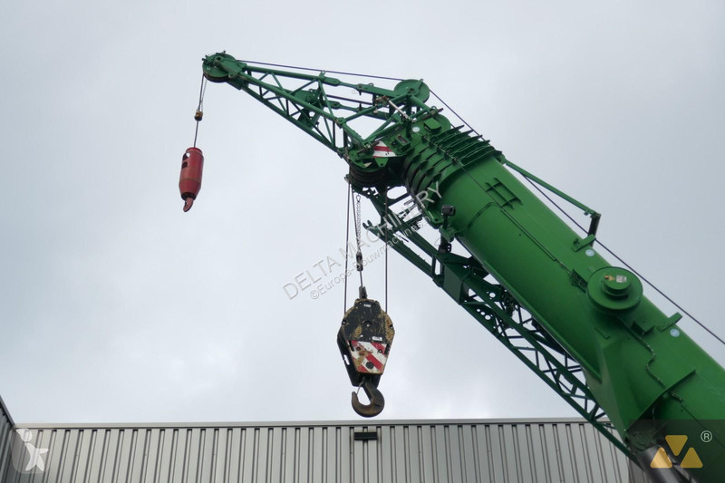 رافعة Liebherr 1100